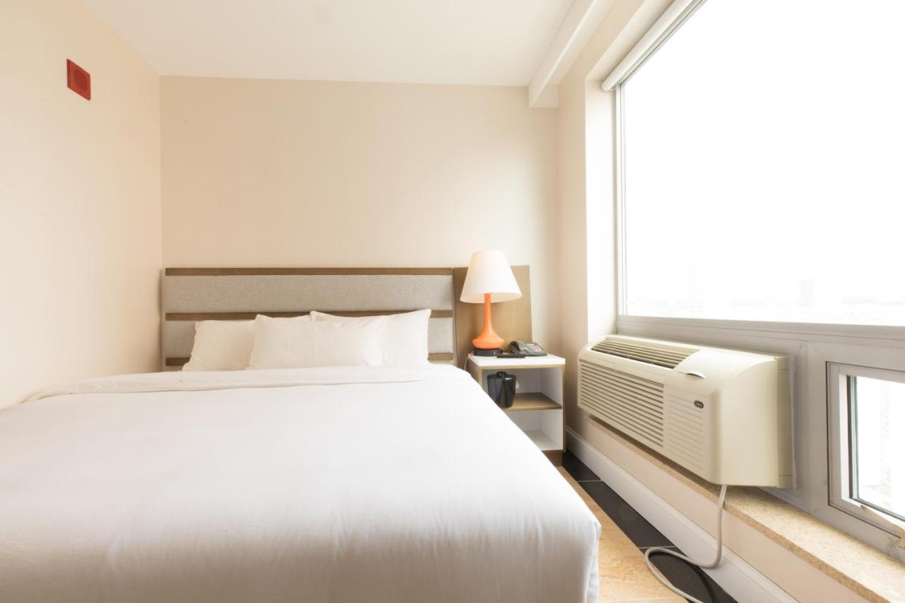 Mayfair Inn And Suites New York Eksteriør billede